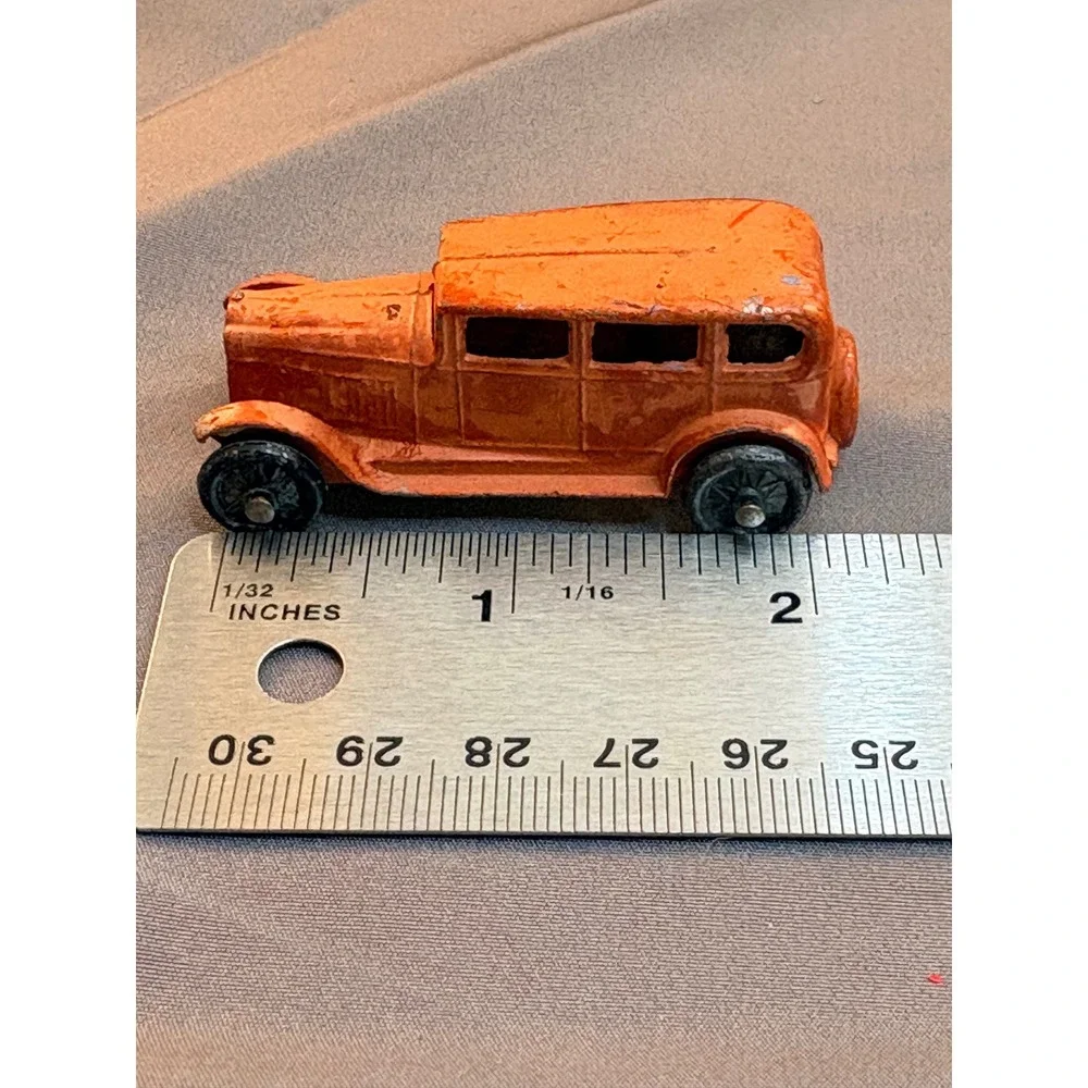 Vintage Tootsietoy Die-cast Sedan Orange 1930s Midget Series Miniature Car E-26